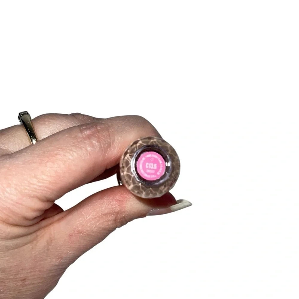 Jeffree Star Magic Star Concealer Color 13.5